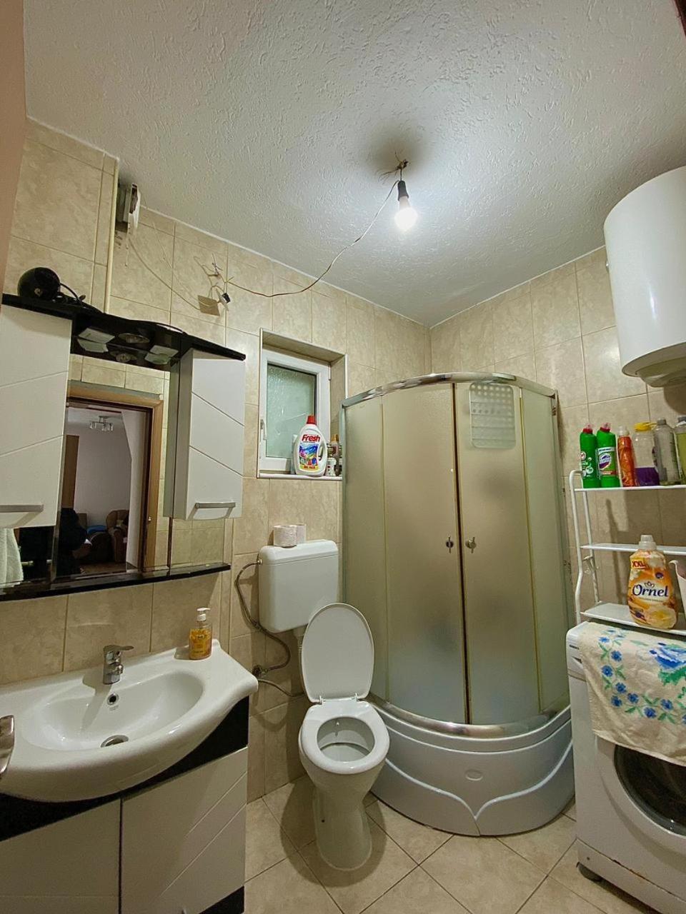 Lola Guest House Vusanje Ngoại thất bức ảnh